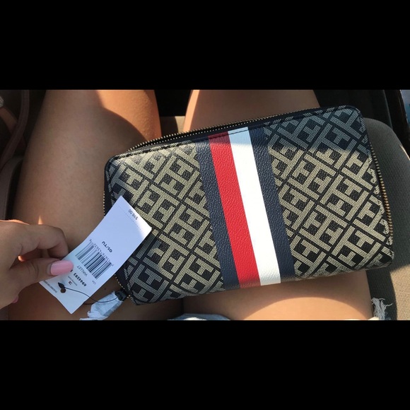 Tommy Hilfiger Wallet - Picture 2 of 4